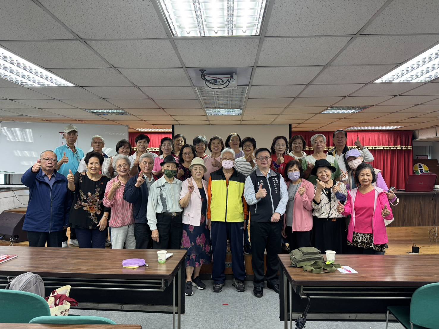 目鏡大叔社區衛教講座合影